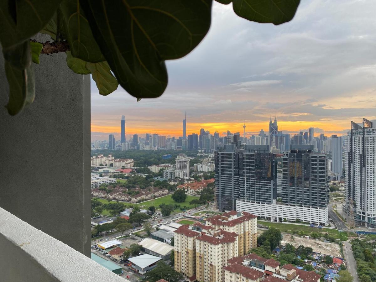 Skyline Garden 2 Bedrooms Homestay Near Klcc Куала-Лумпур Экстерьер фото